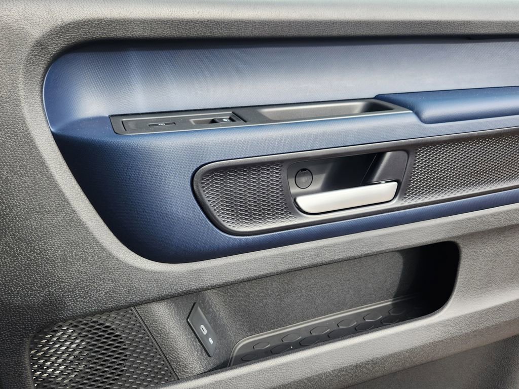 New 2025 Volkswagen ID. Buzz Pro S image 16