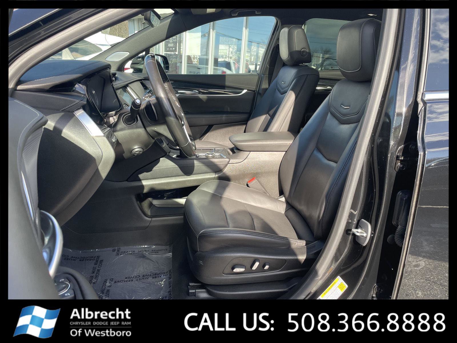 Used 2024 Cadillac XT5 Premium Luxury w/ Technology Package image 9