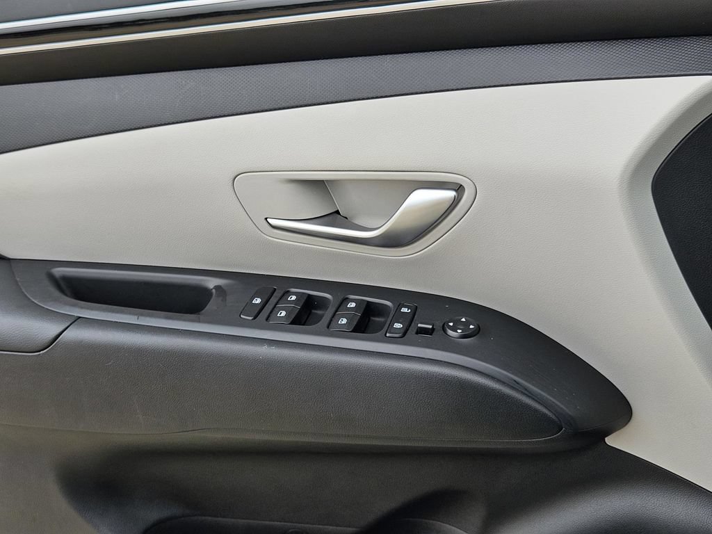Used 2023 Hyundai Tucson SEL FWD image 11
