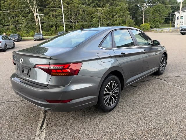Used 2019 Volkswagen Jetta SE w/ Cold Weather Package FWD image 4