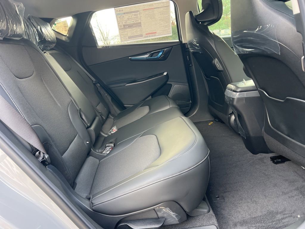 New 2025 Kia EV6 Light w/ Light LR Technology Package image 13