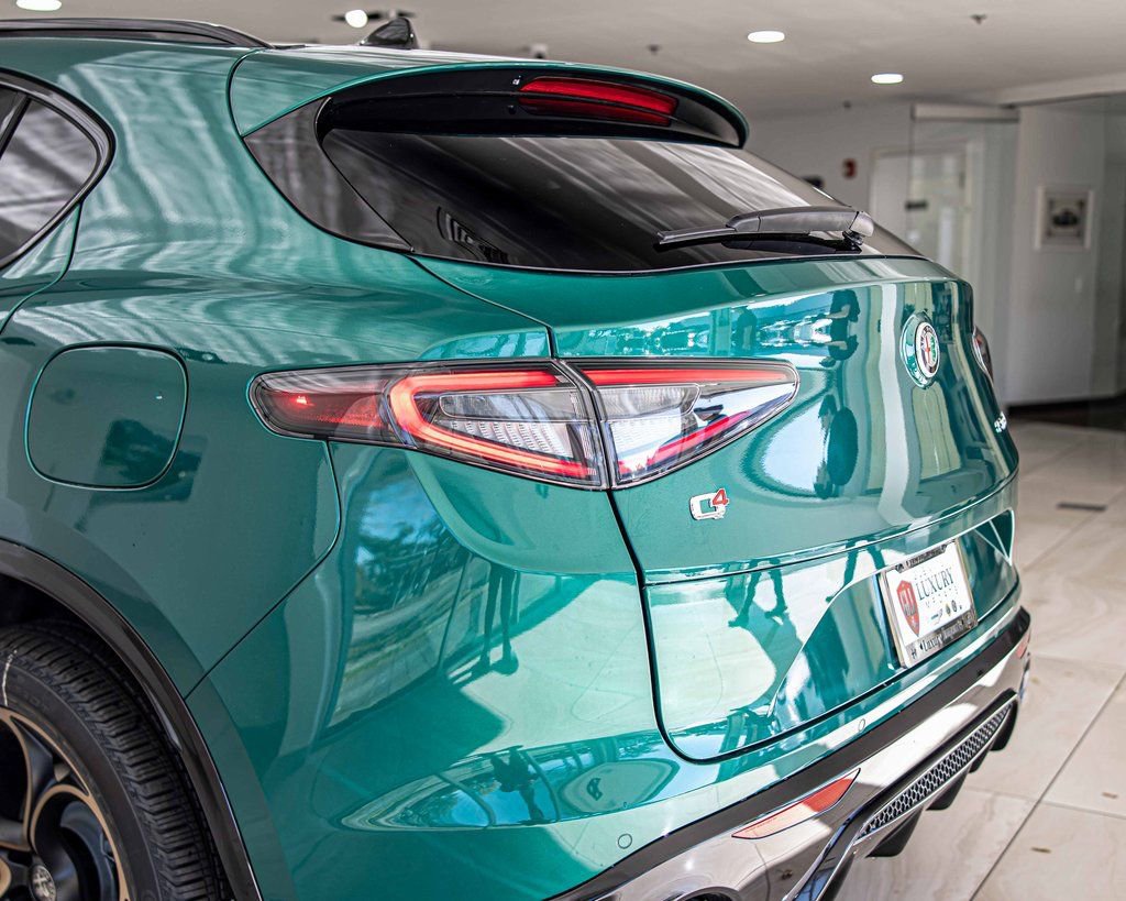 New 2025 Alfa Romeo Stelvio Sprint image 14