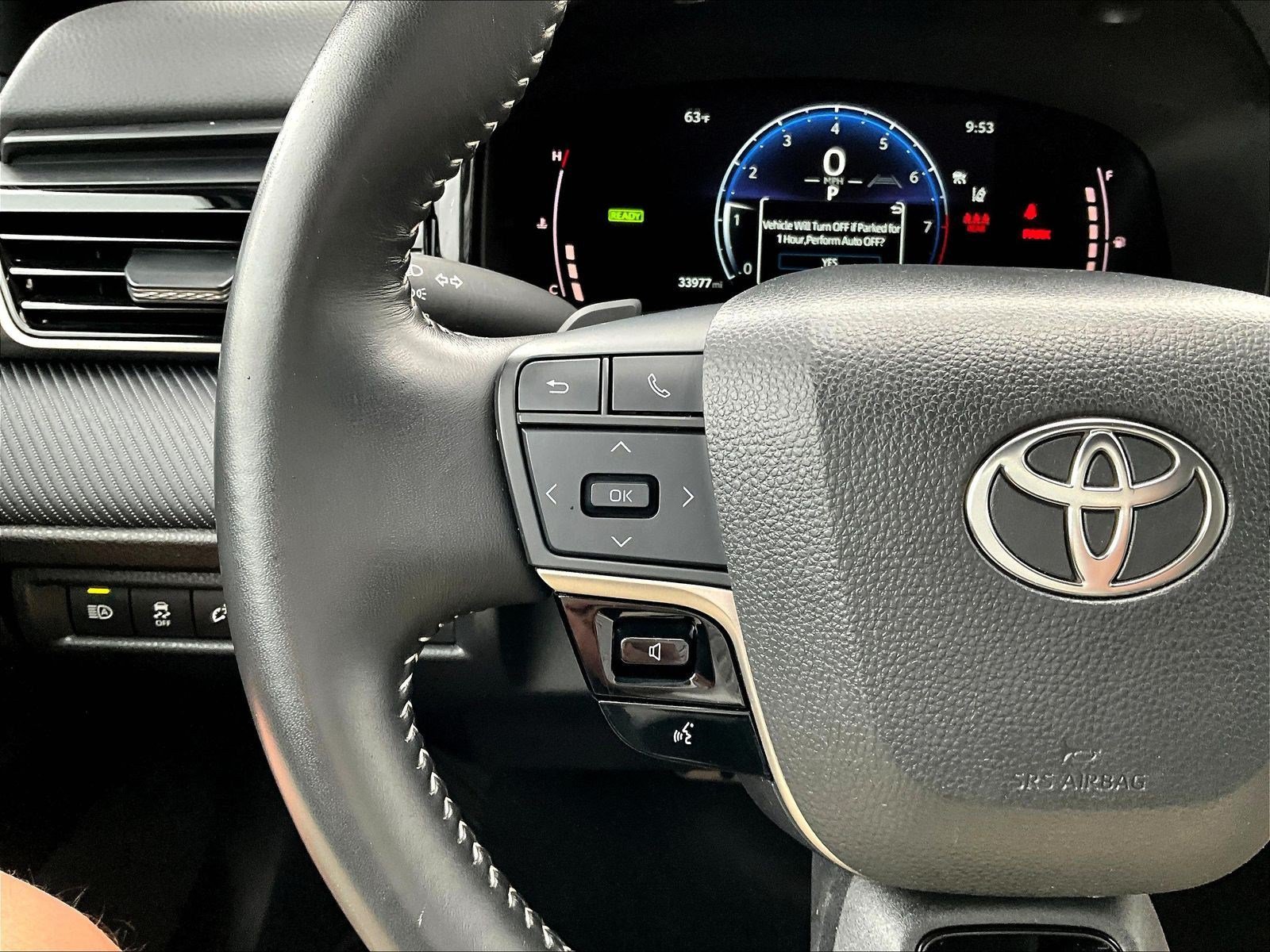 Used 2025 Toyota Camry SE FWD image 11