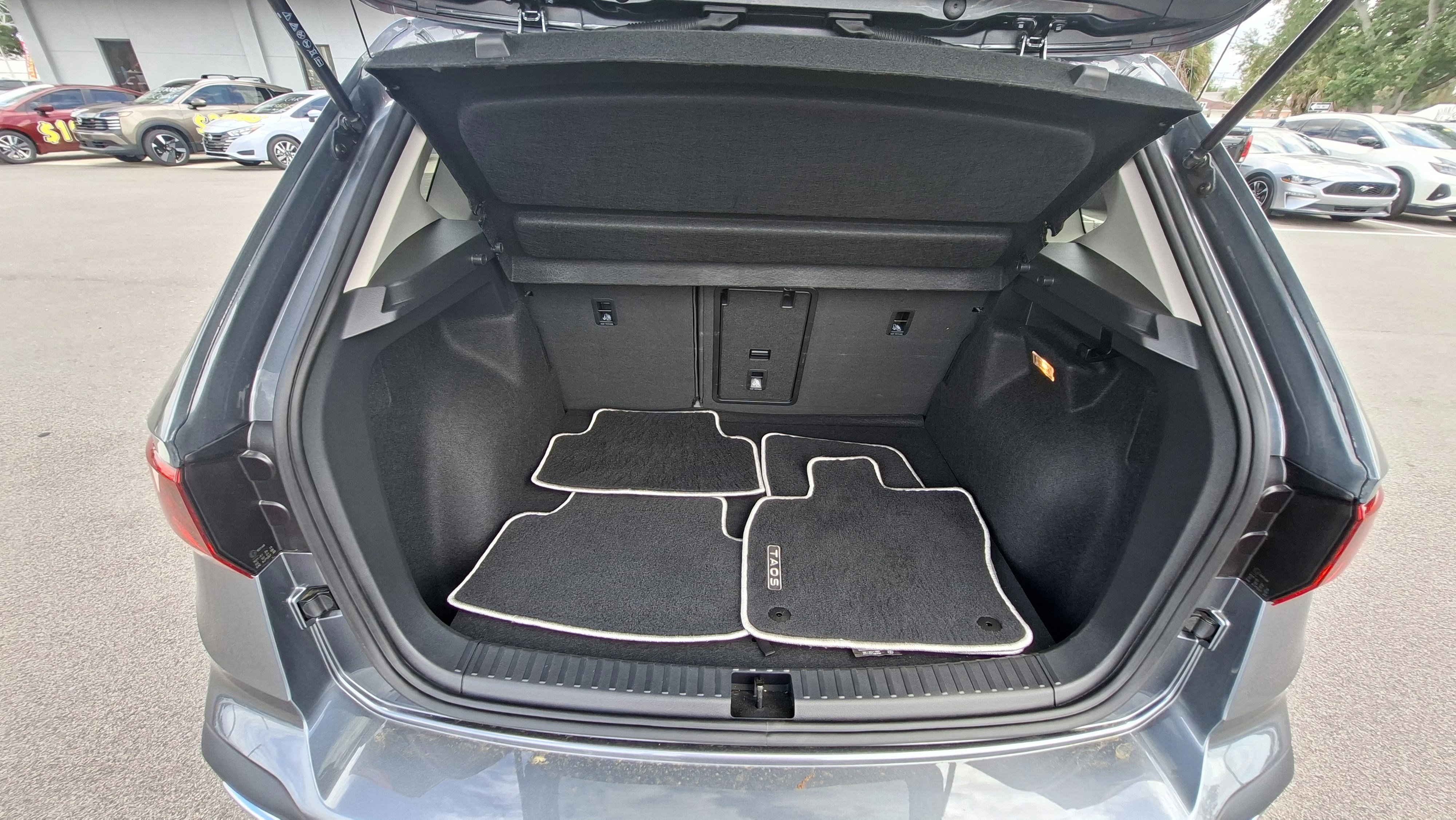 Used 2023 Volkswagen Taos SEL AWD/4WD image 21