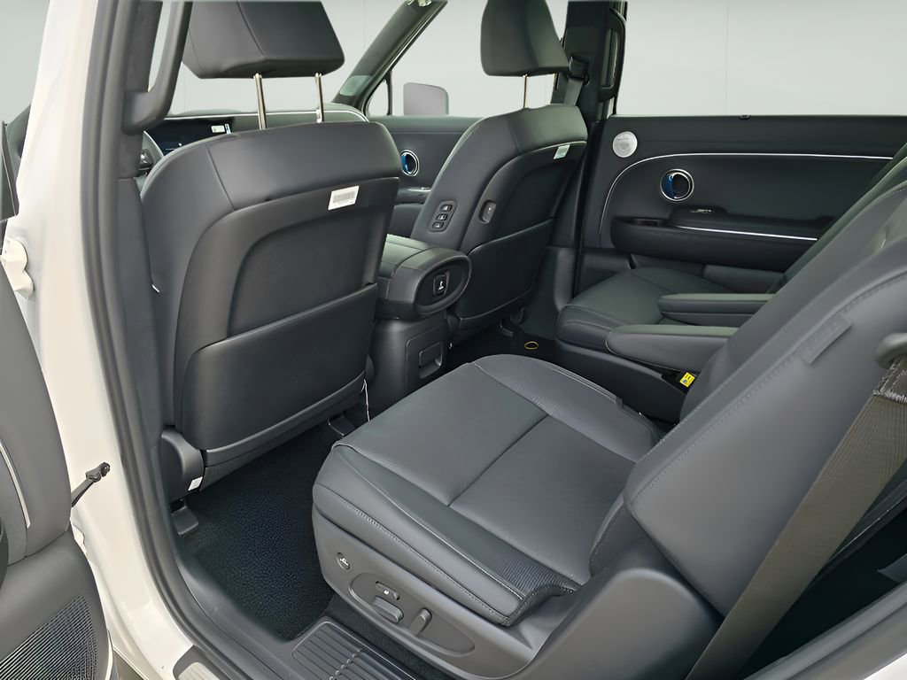 Used 2026 Hyundai Palisade Calligraphy image 15