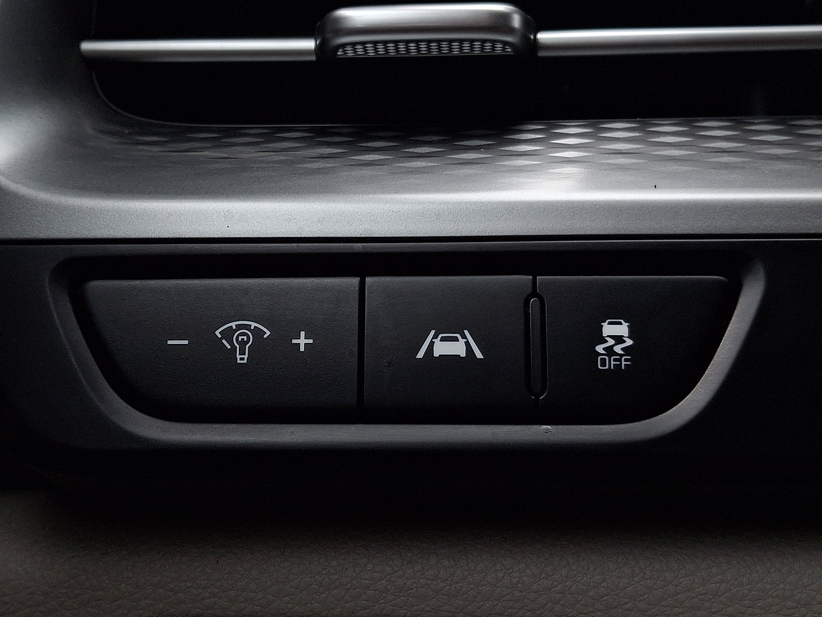 Used 2023 Kia Carnival LX FWD image 26