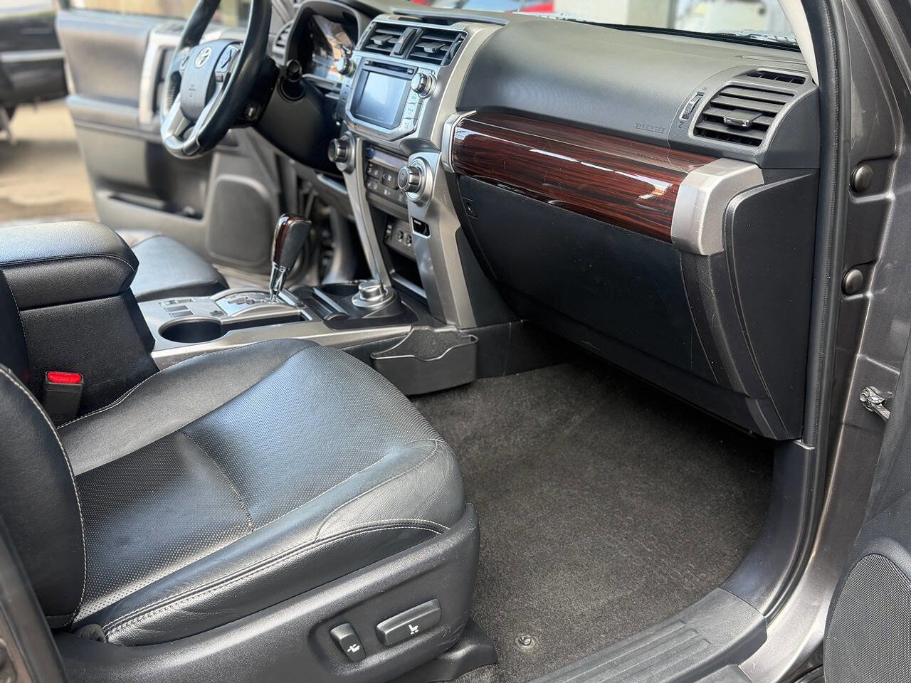 Used 2018 Toyota 4Runner Limited AWD/4WD image 23