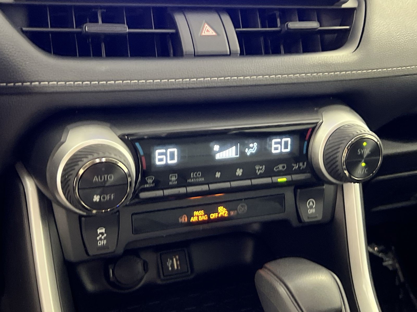 Used 2025 Toyota RAV4 XLE FWD image 22