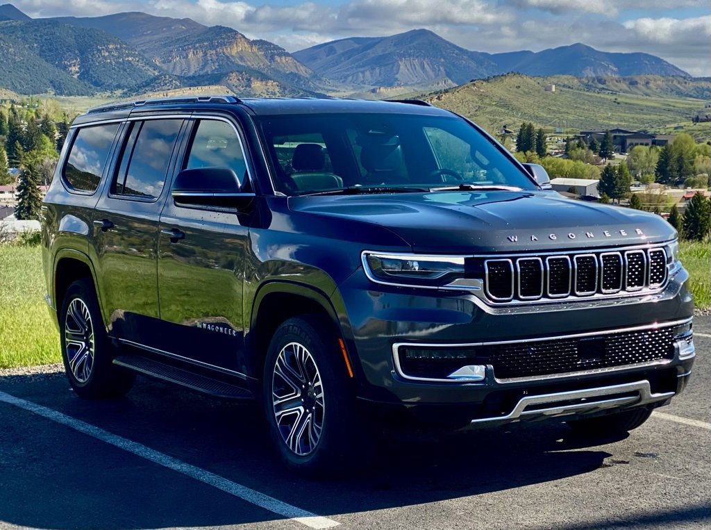 Used 2022 Jeep Wagoneer Series III AWD/4WD image 3