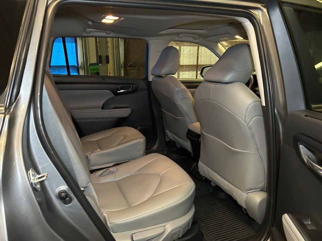 Certified 2026 Toyota Highlander XLE AWD/4WD image 18