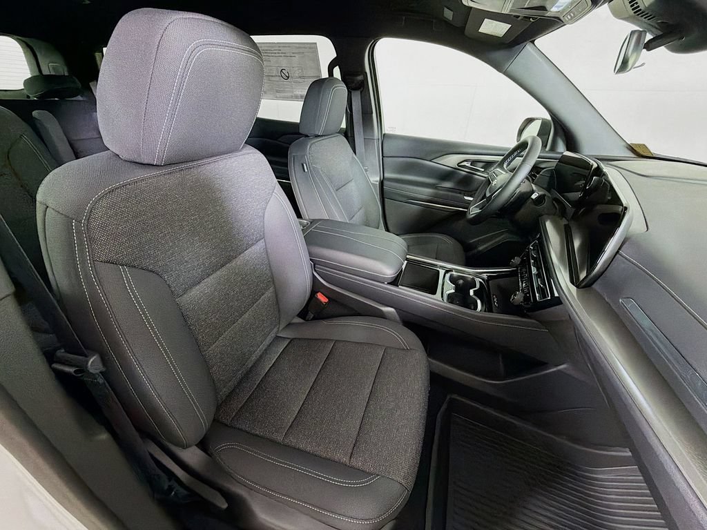 New 2026 Chevrolet Traverse LT w/ LPO, Floor Liner Package AWD/4WD image 24