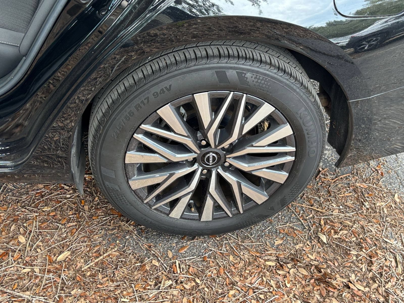 Used 2025 Nissan Altima 2.5 SV FWD image 25