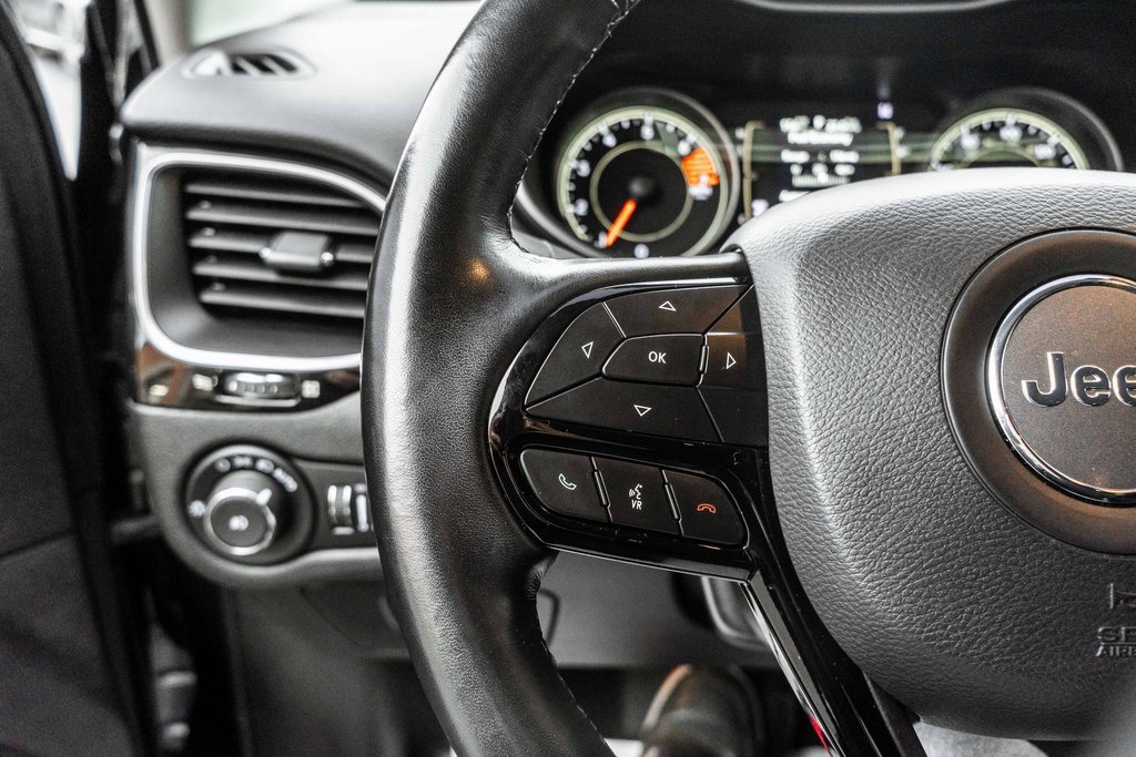 Used 2021 Jeep Cherokee Latitude Plus image 21