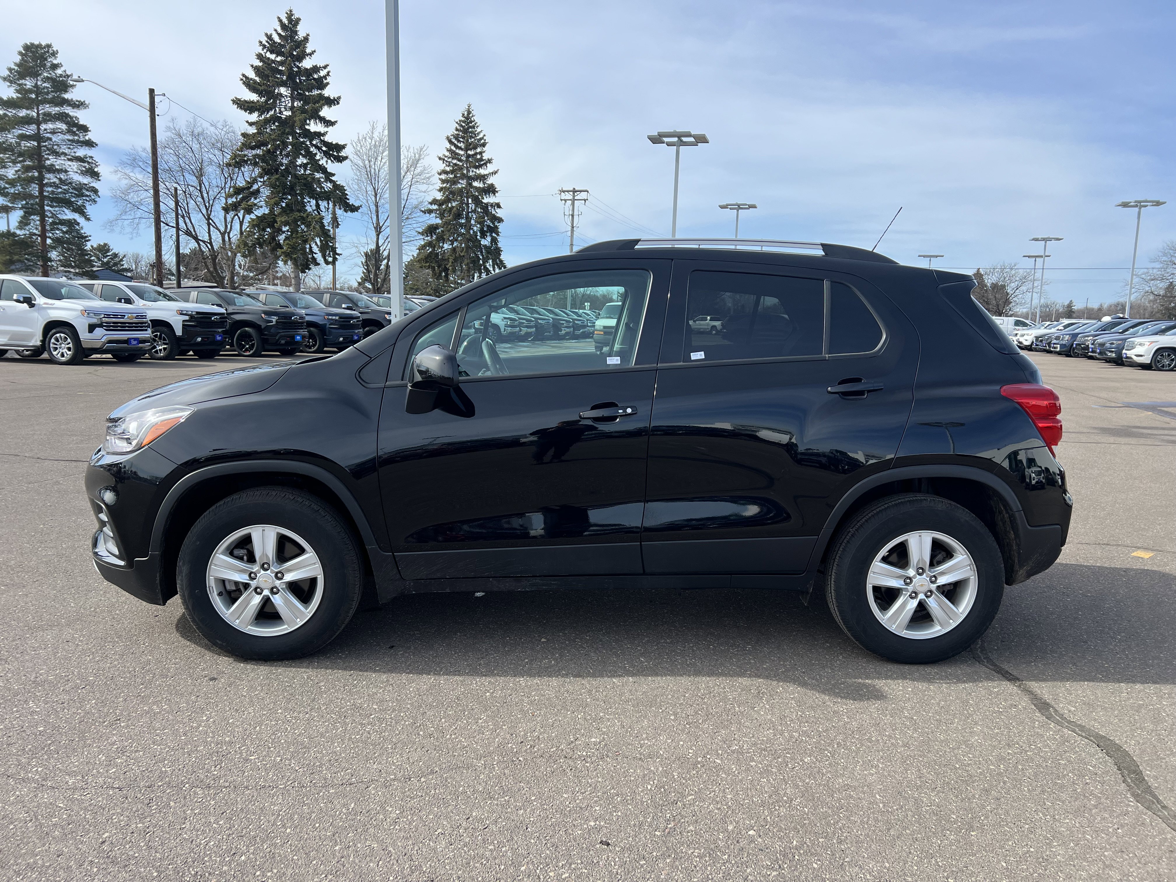 Certified 2022 Chevrolet Trax LT w/ LT Convenience Package image 5