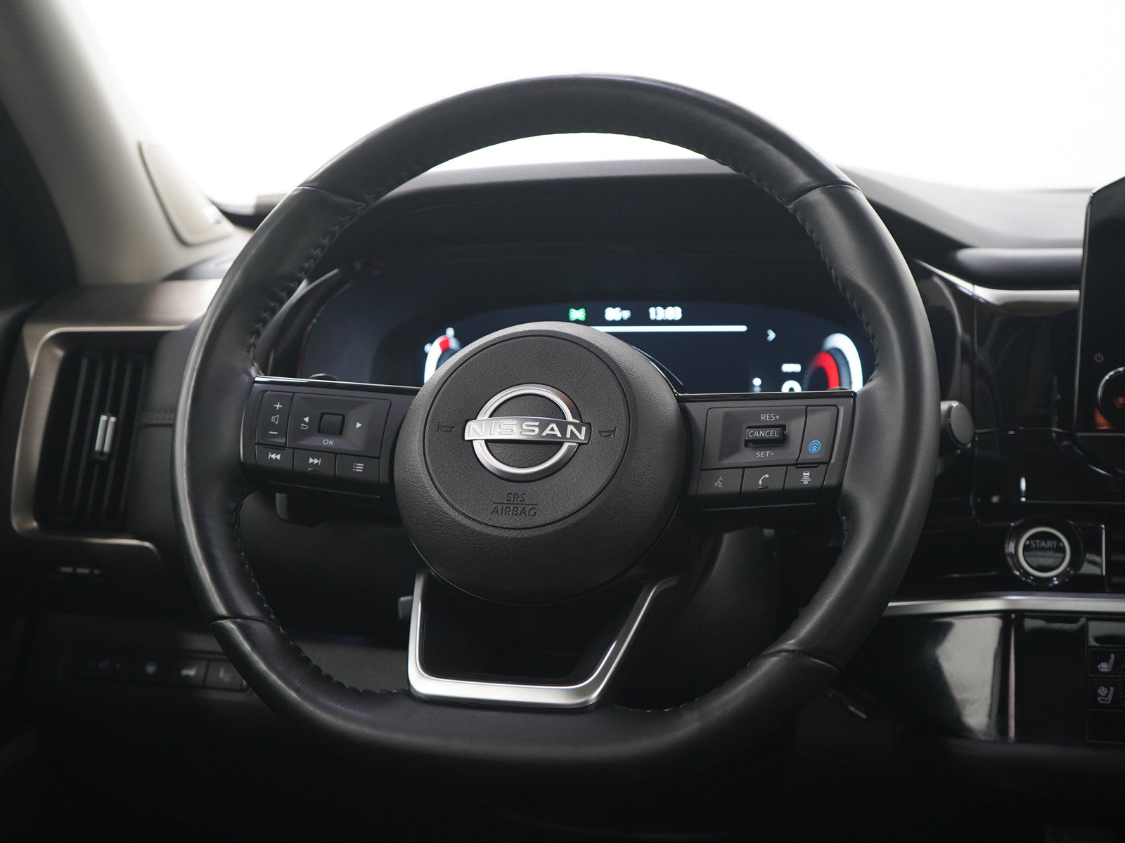 Used 2024 Nissan Pathfinder Platinum AWD/4WD image 20