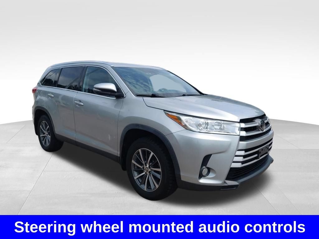 Used 2019 Toyota Highlander XLE AWD/4WD image 8