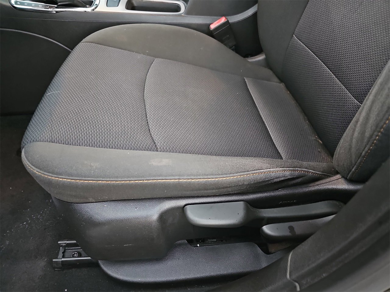 Used 2018 Chevrolet Cruze LS image 35