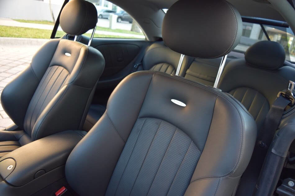 Used 2003 Mercedes-Benz CLK 55 AMG Coupe image 37