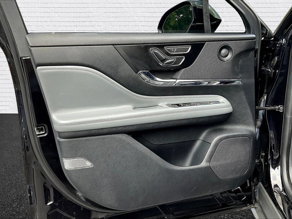Used 2021 Lincoln Corsair Reserve FWD image 16
