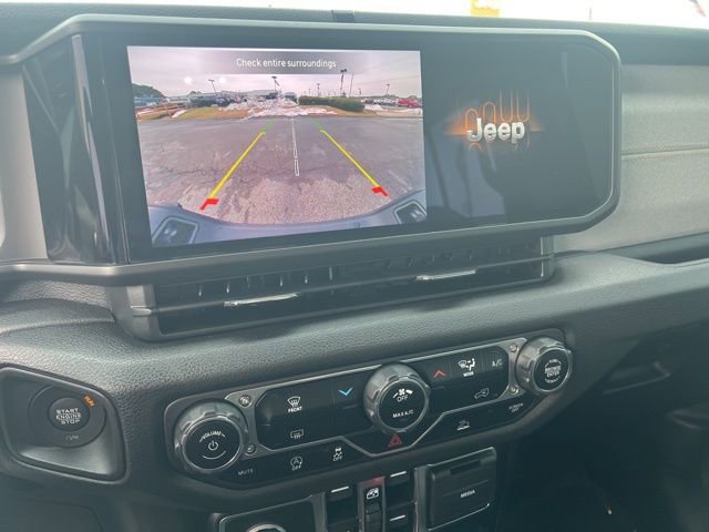 Used 2024 Jeep Gladiator Sport image 15