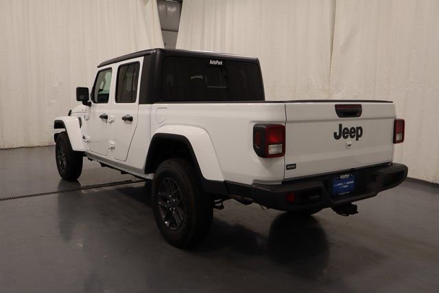 New 2025 Jeep Gladiator Sport AWD/4WD image 6