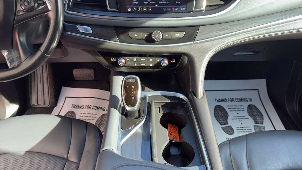 Used 2020 Buick Enclave Essence image 11