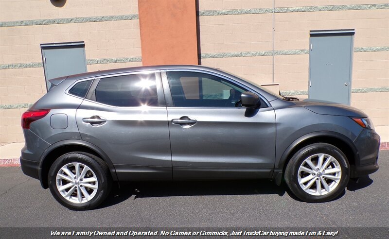 Used 2017 Nissan Rogue Sport S w/ S Appearance Package FWD image 7