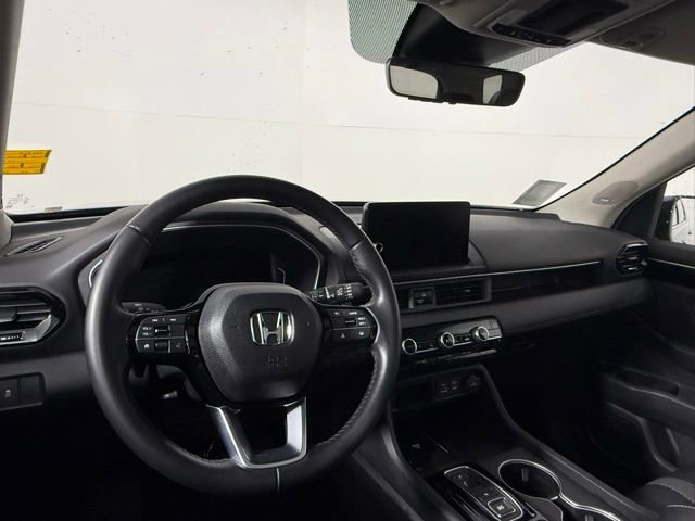 Used 2025 Honda Pilot Touring image 42