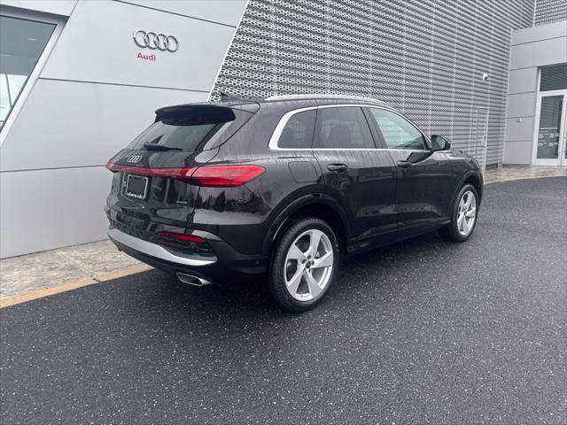 Used 2025 Audi Q5 Premium Plus w/ Premium Plus AWD/4WD image 3