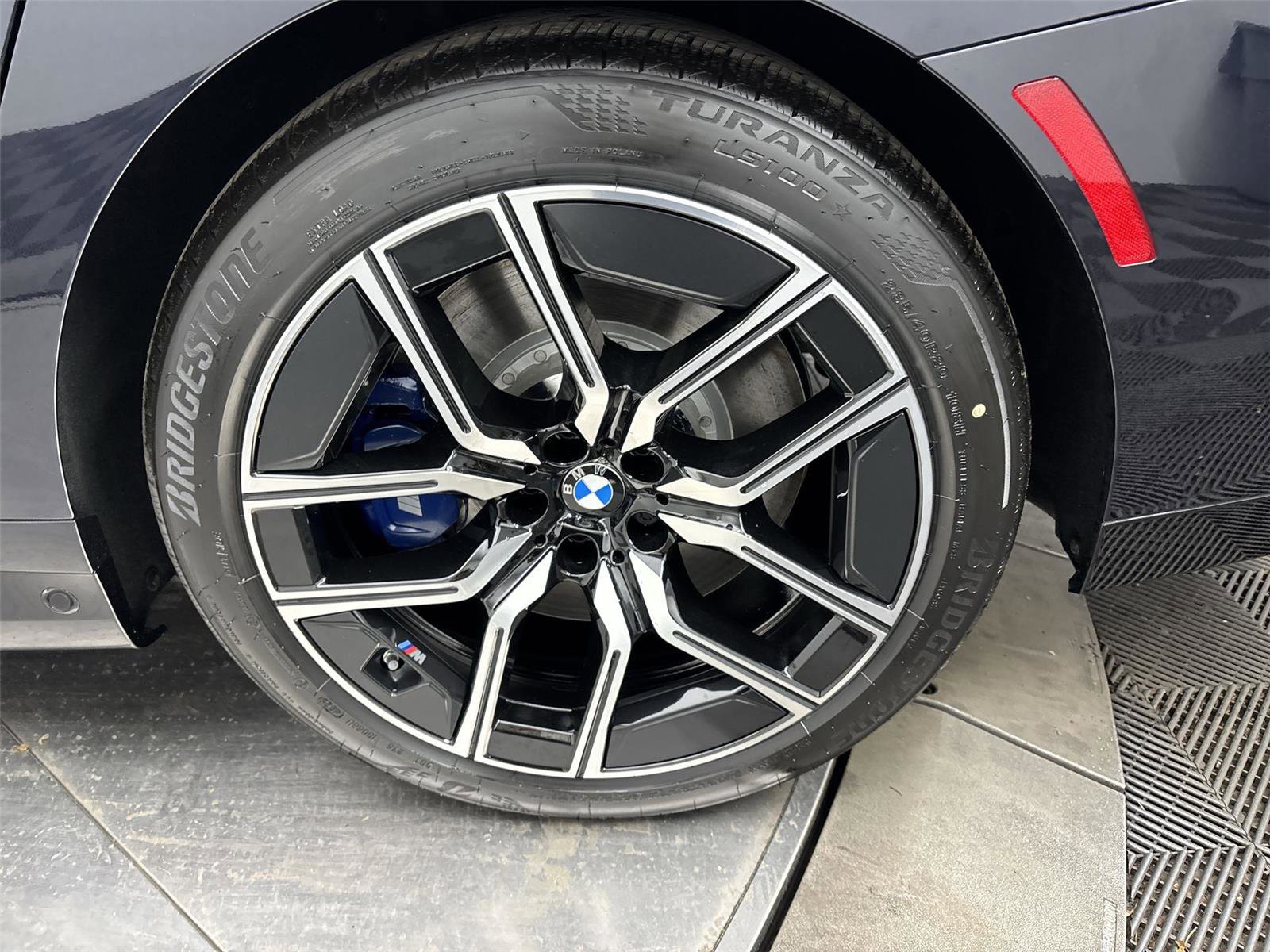 New 2026 BMW 760i xDrive w/ Executive Package image 27