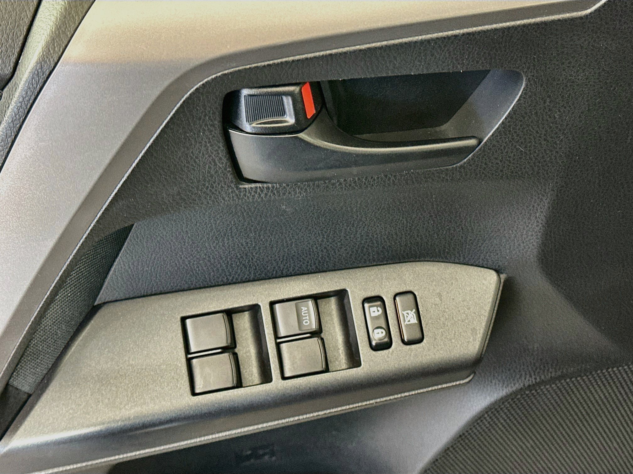 Used 2017 Toyota RAV4 LE w/ All Weather Liner Package AWD/4WD image 15