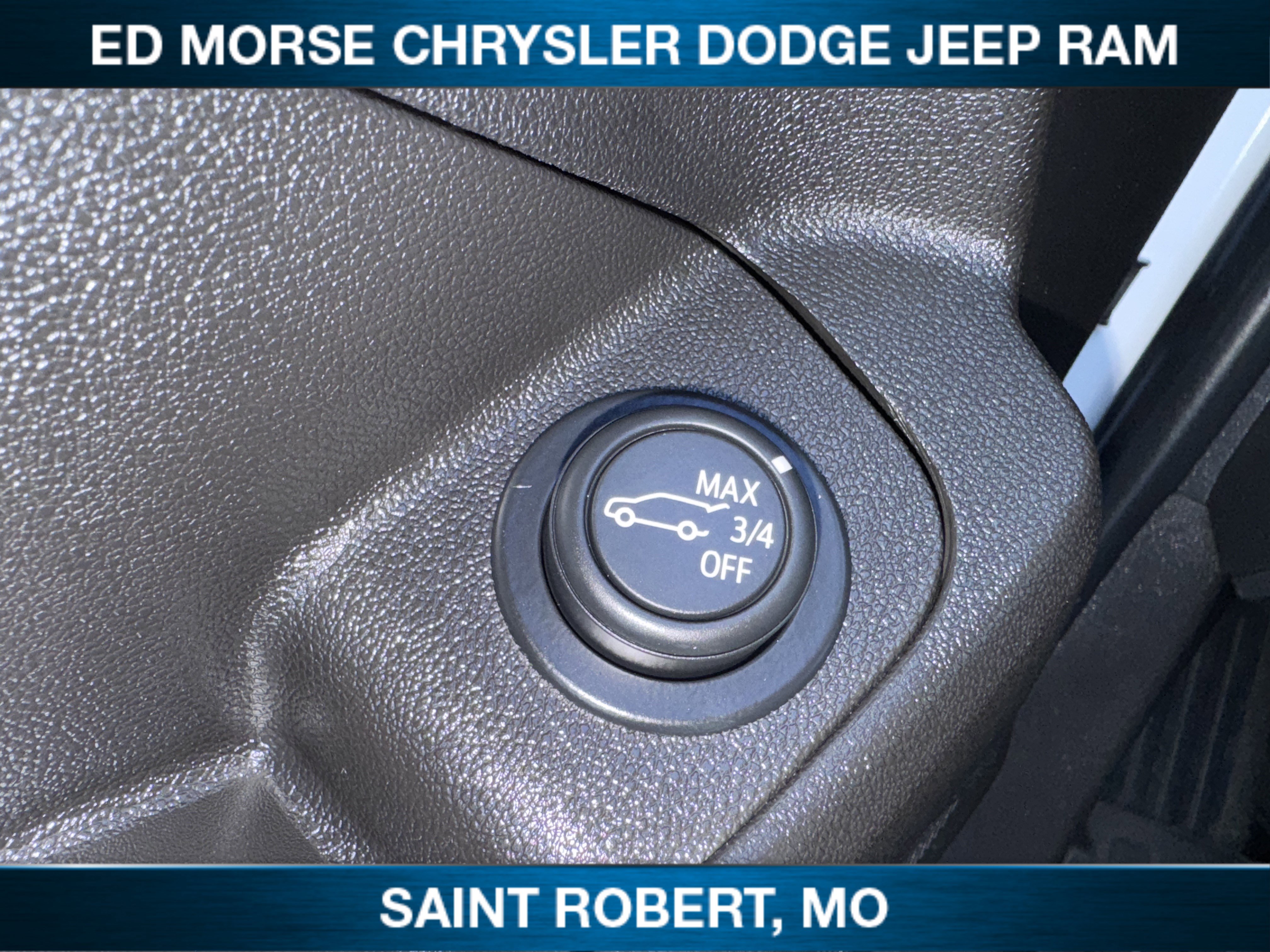 Used 2024 GMC Terrain AT4 image 24