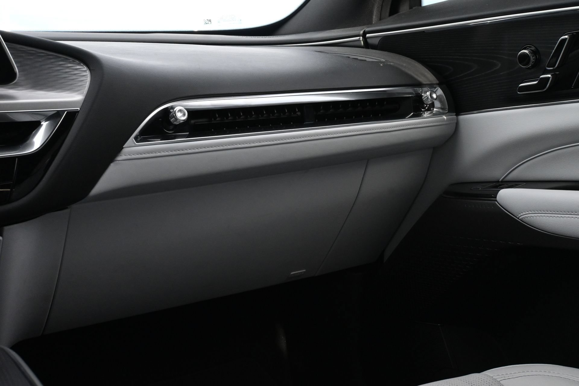 Used 2024 Cadillac Lyriq Luxury RWD image 9