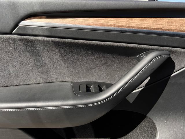 Used 2023 Tesla Model Y Performance image 24