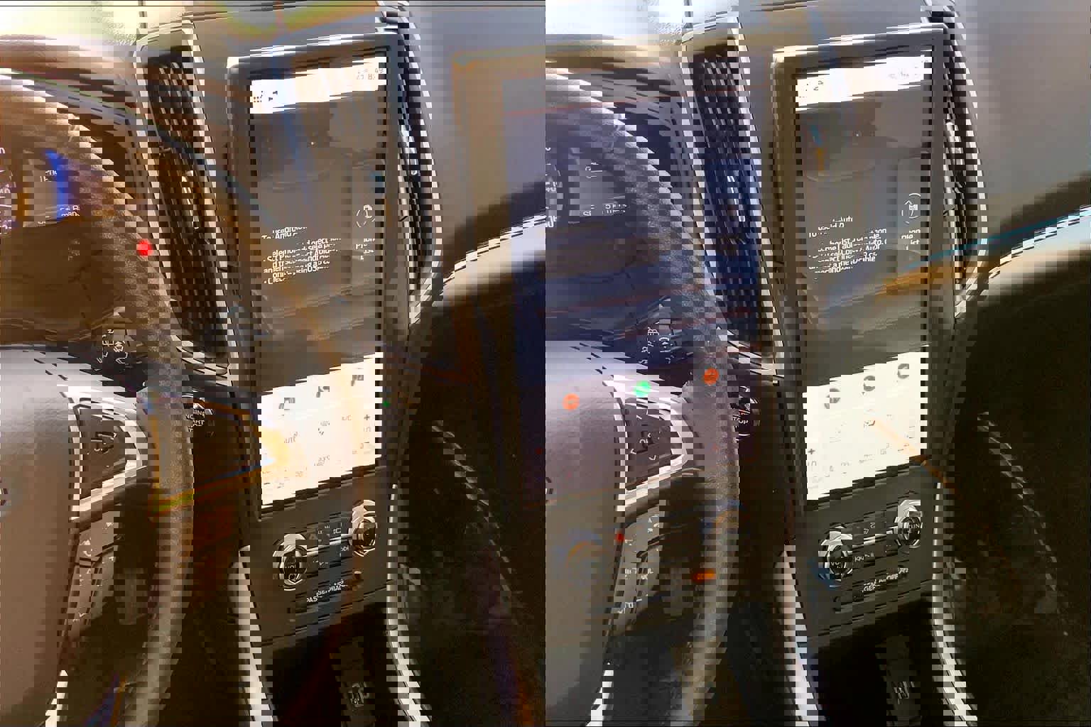 Used 2024 Ford Edge SEL w/ Sport Appearance Package image 7