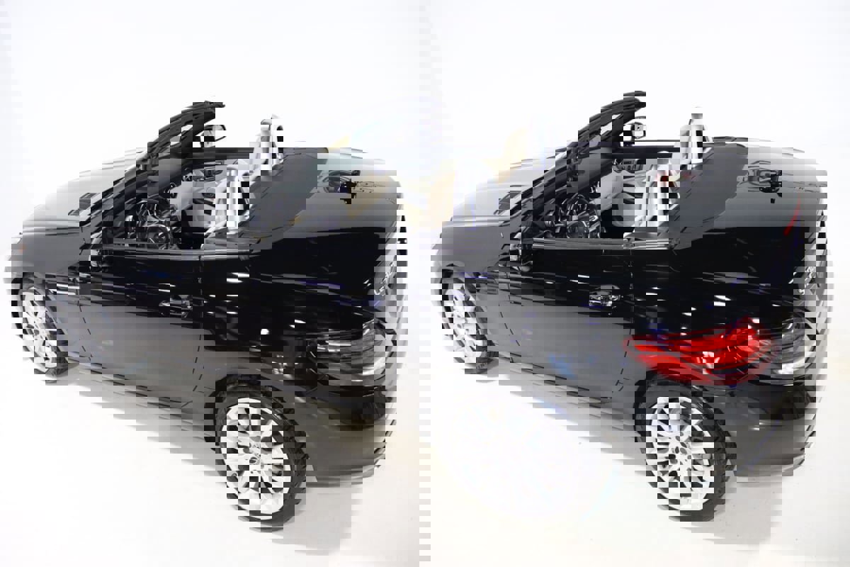 Used 2017 Mercedes-Benz SLC 300 image 14