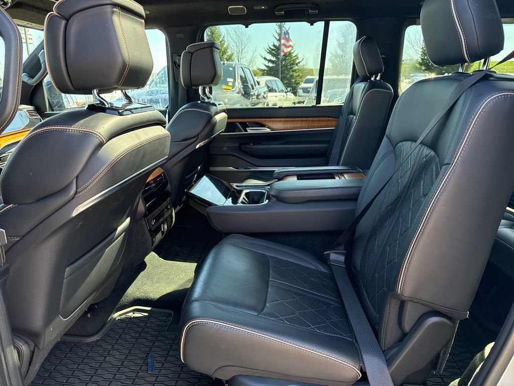 Used 2024 Jeep Grand Wagoneer L Series III AWD/4WD image 22