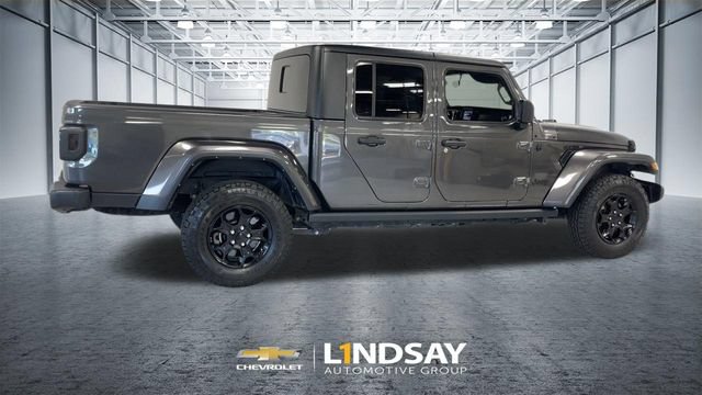 Used 2023 Jeep Gladiator Sport AWD/4WD image 2
