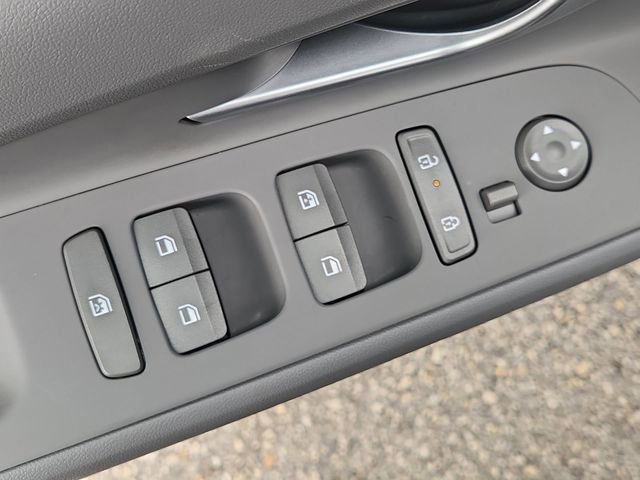 Used 2025 Hyundai Elantra SEL FWD image 23