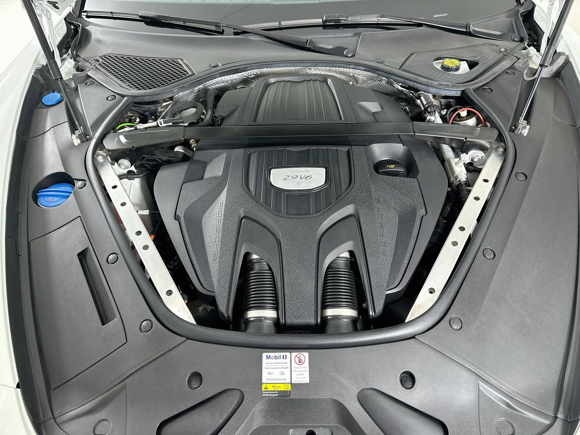 Used 2021 Porsche Panamera 4S AWD/4WD image 33