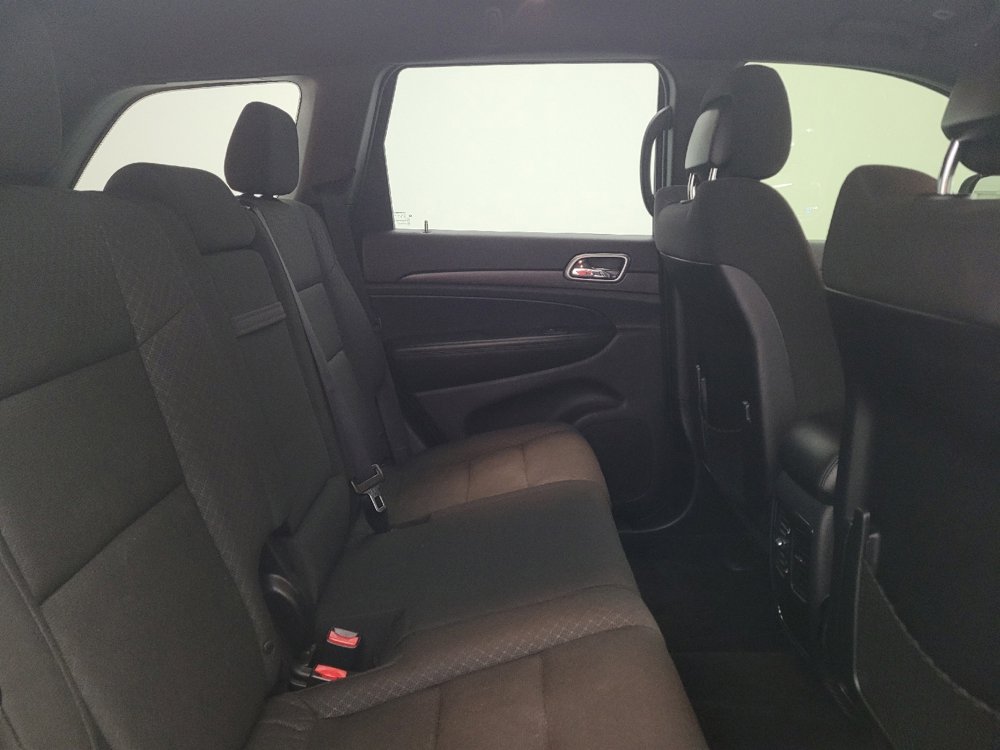 Used 2018 Jeep Grand Cherokee Laredo image 19