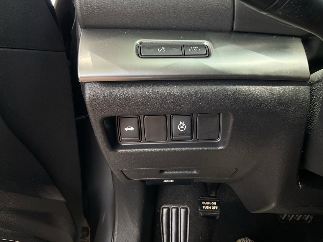 Used 2020 Nissan Maxima 3.5 SL w/ Floor Mat Group FWD image 17