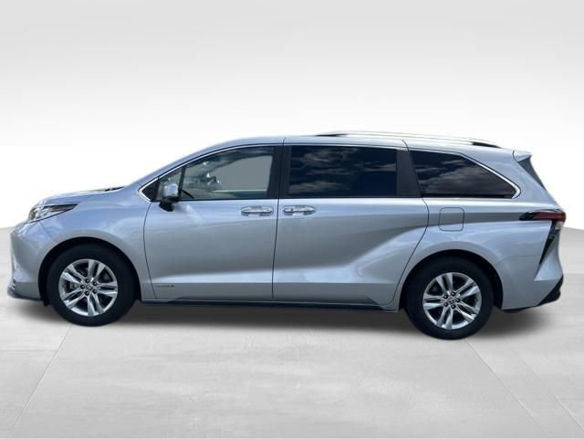 Used 2021 Toyota Sienna Limited AWD/4WD video 2