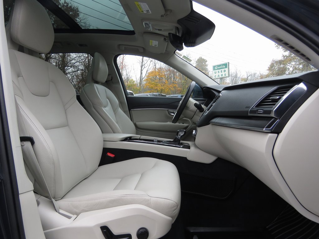 Used 2020 Volvo XC90 T6 Momentum w/ Protection Package image 14