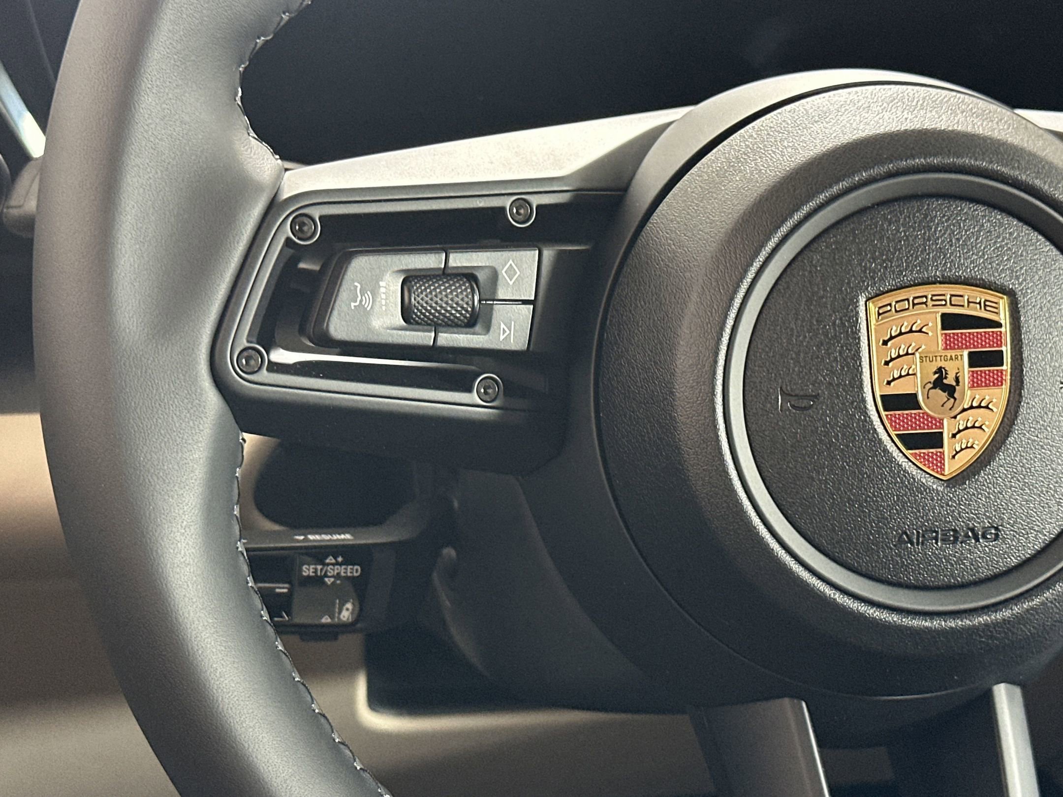 Certified 2025 Porsche Macan 4 Electric image 29