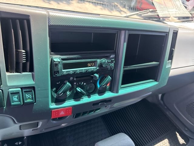 Used 2020 Isuzu NPR RWD image 14