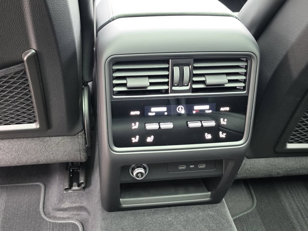 New 2026 Porsche Cayenne GTS AWD/4WD image 15