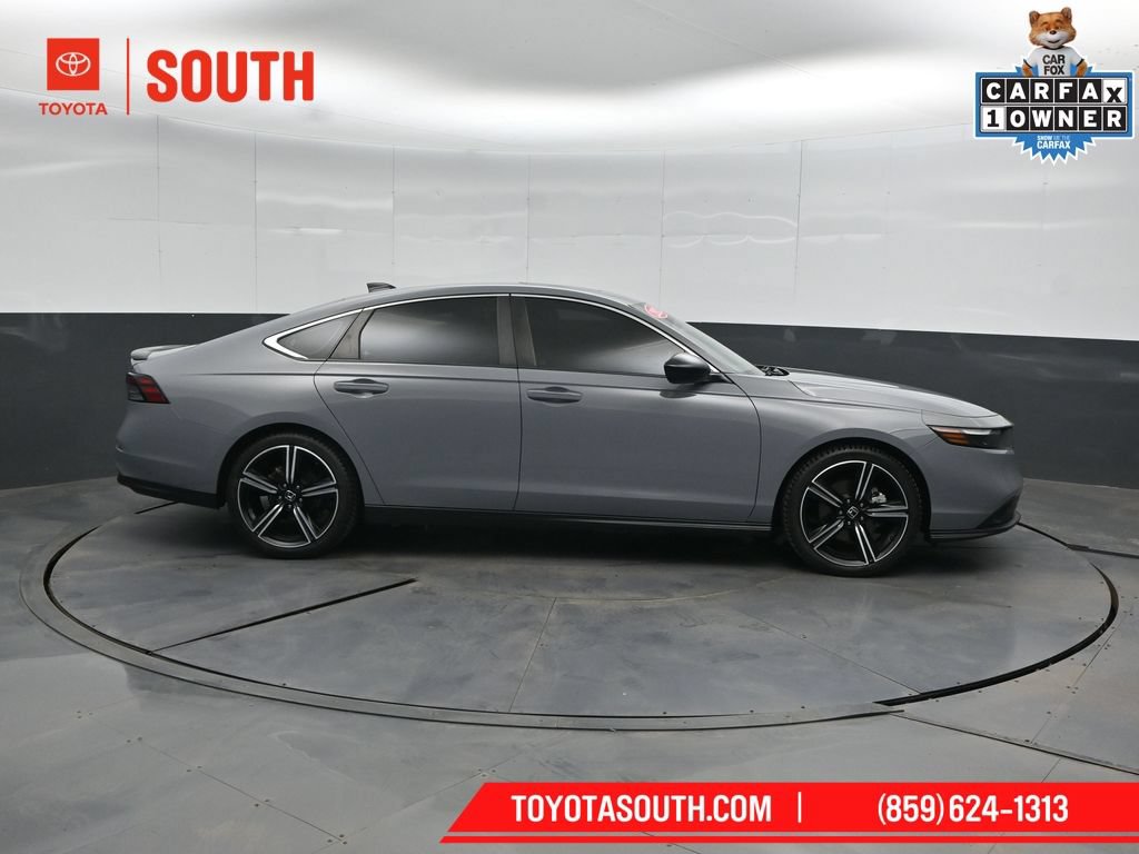 Used 2023 Honda Accord Sport image 3