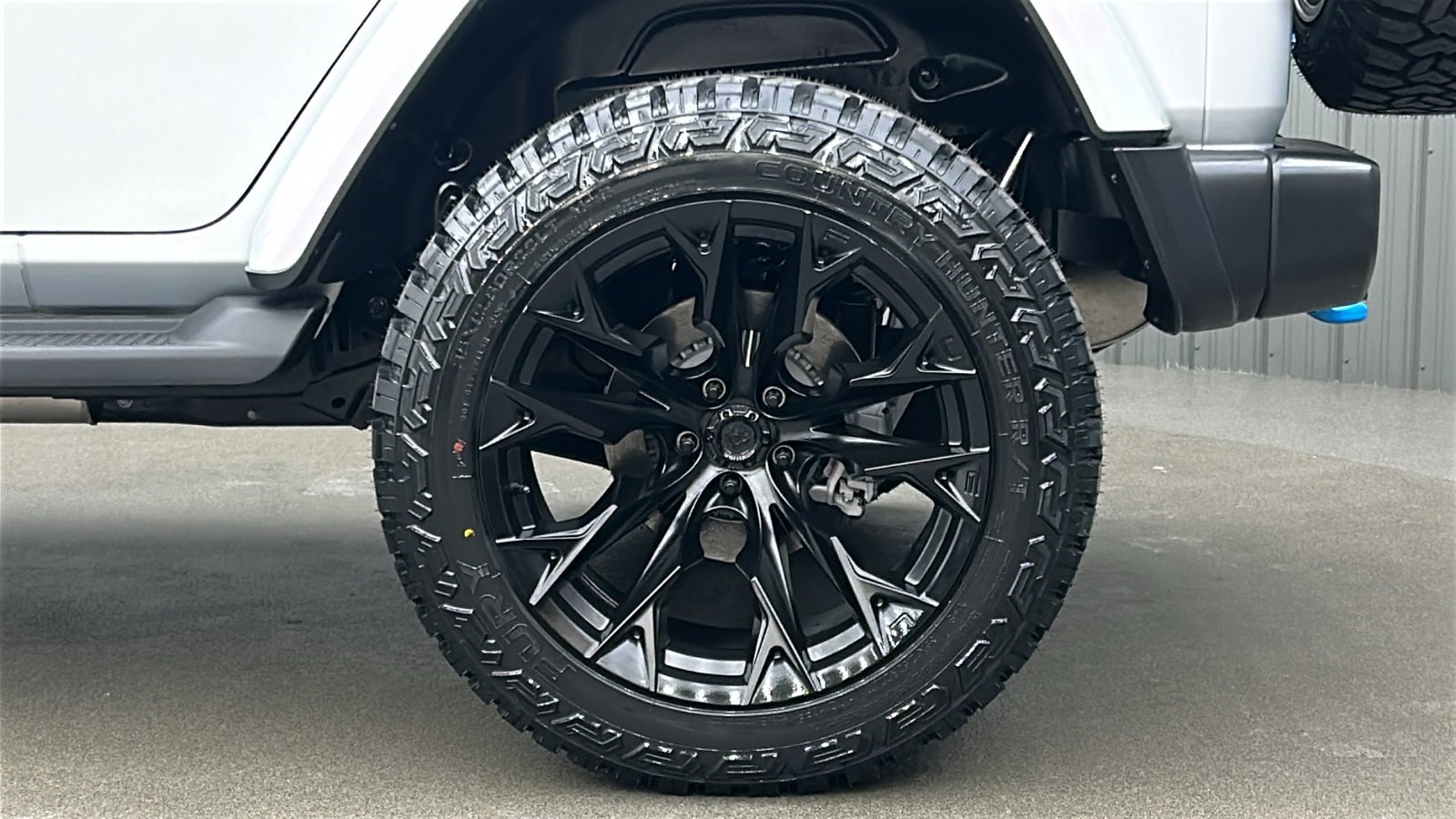 Used 2023 Jeep Wrangler Unlimited Sahara w/ Cold Weather Group image 12