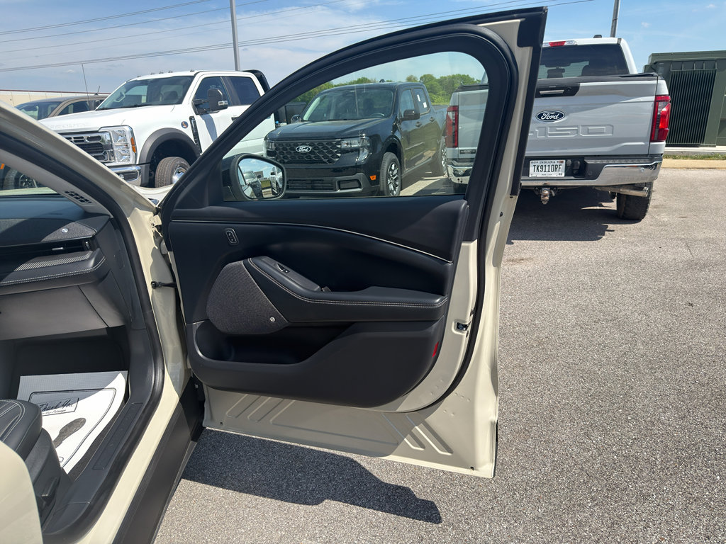 Used 2025 Ford Mustang Mach-E Premium RWD image 16